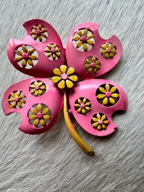 VINTAGE PINK & YELLOW FLOWER PIN